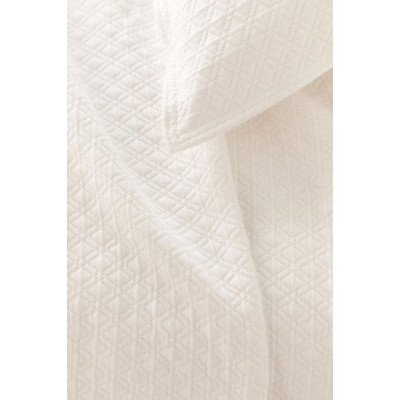 Diamond Matelasse Ivory Cotton Coverlet